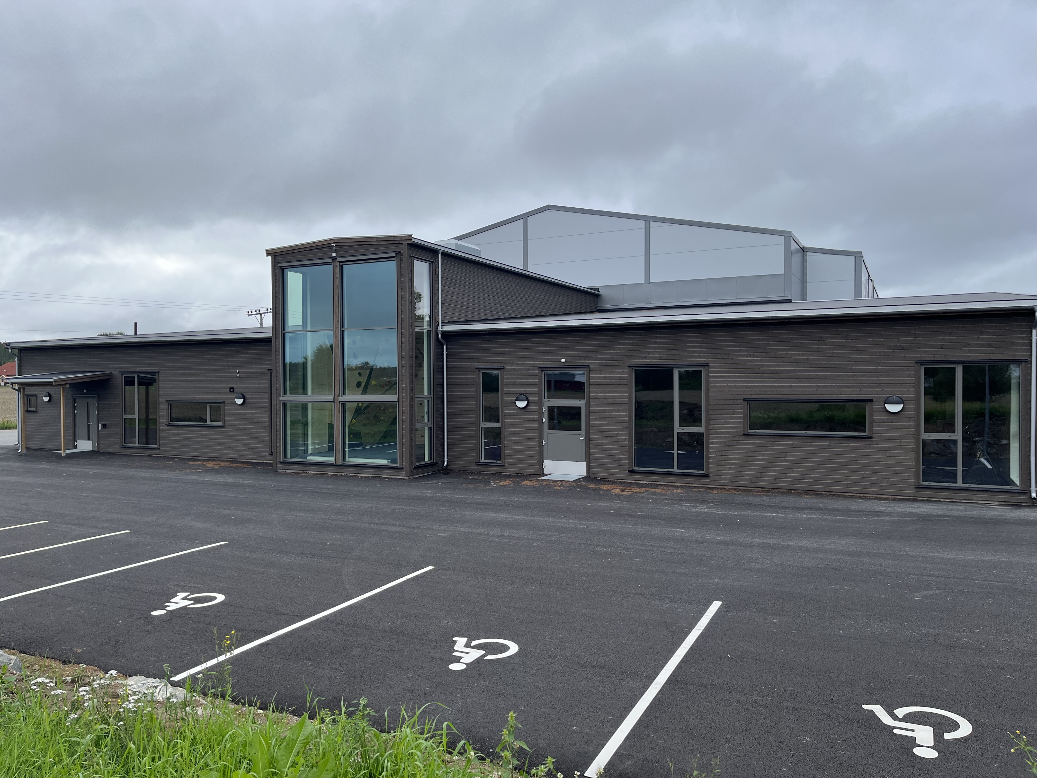 viser fasaden av bygget