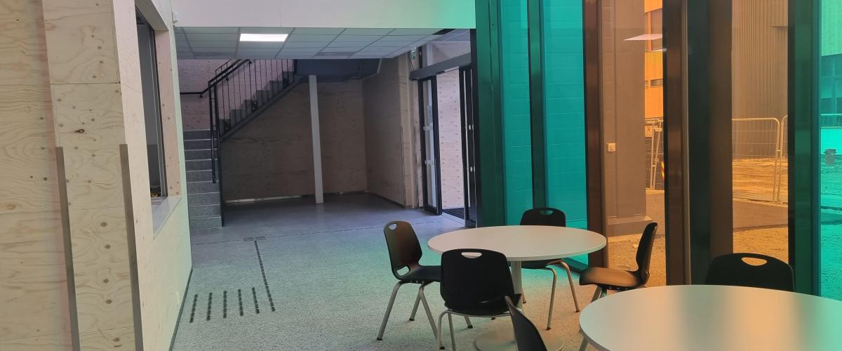 Fasade med farget glass.