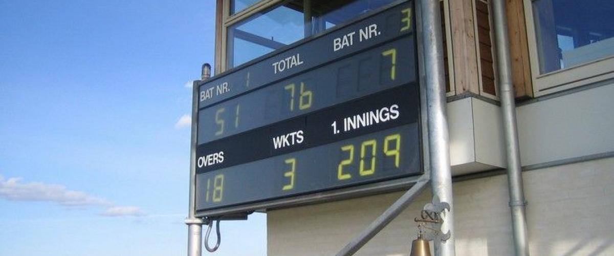 Scoreboard. Foto: Svanholm Cricketklub. Scoreboard Svanholm Park