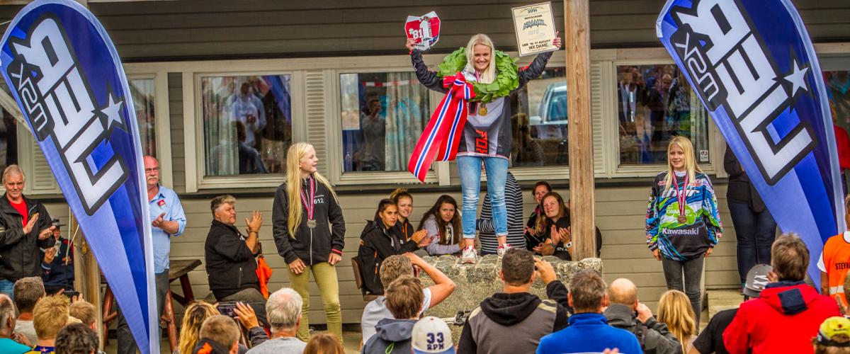 Premieseremoni damer motocross