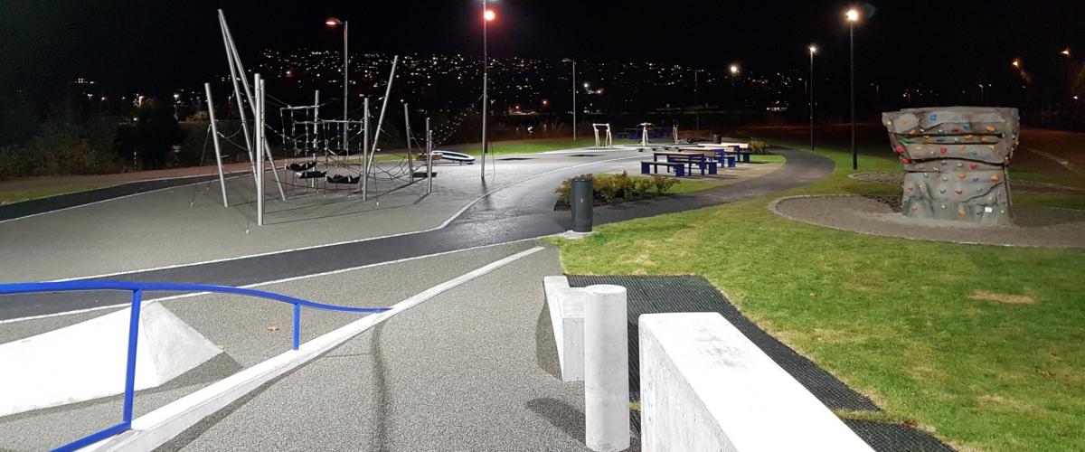 Strandpromenaden kveldstid Strandpromenaden kveldstid