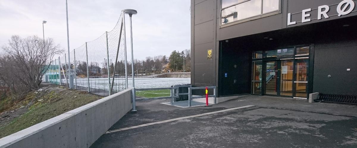 Inngangen til Lerøyhallen