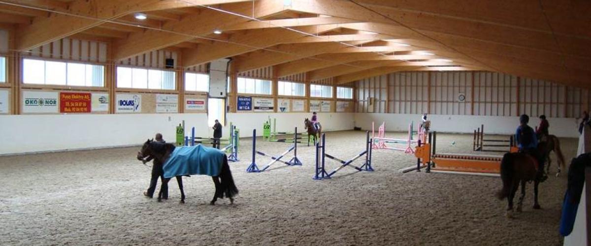 Fusa ridehall