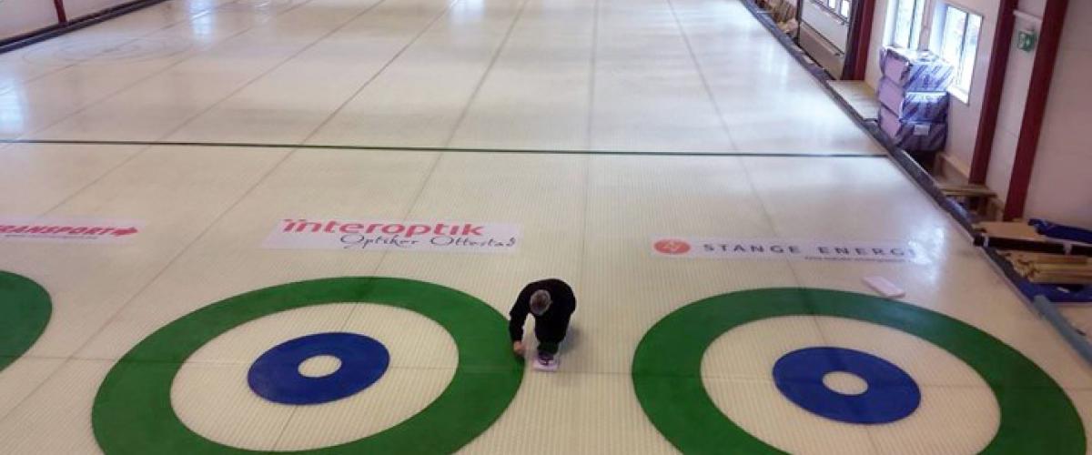 Isflater i Stange curlinghall