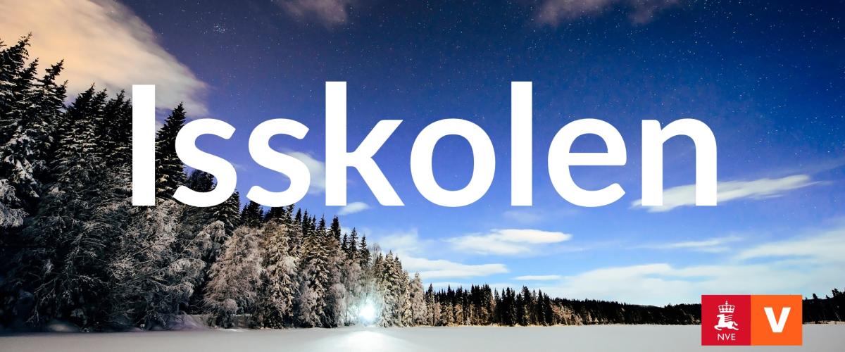 Iskolen-illustrasjon, der "Isskolen" er lagt over et bilde av et frossent vann i vintermørke