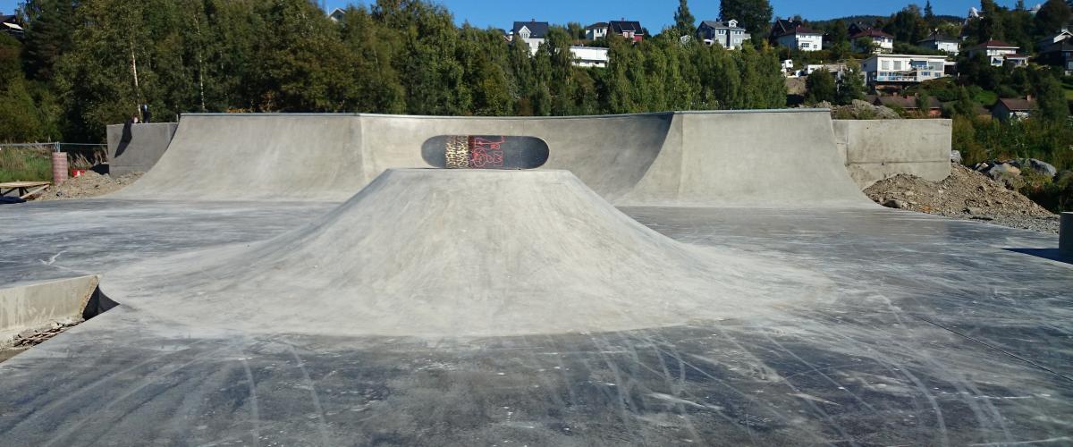 Presist håndverk på kjøreflate med avrenning