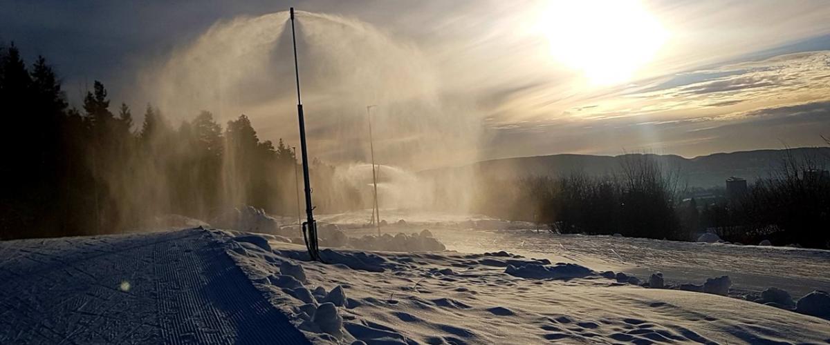Lanser som produserer snø til skianlegg