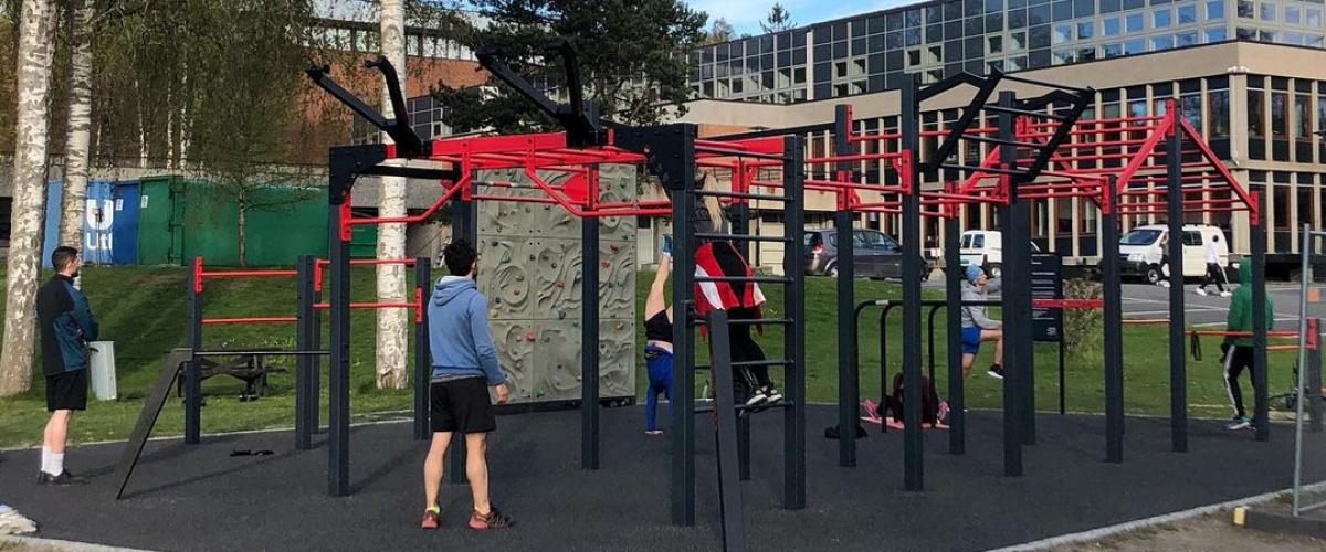 Full aktivitet i idrettsparken.