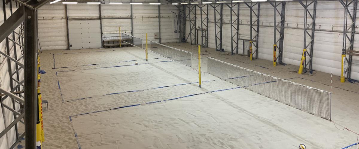 Innendørs sandvolleyballbaner