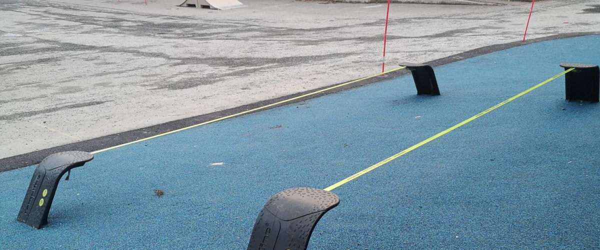 Fastmonert slakkline på gummidekke