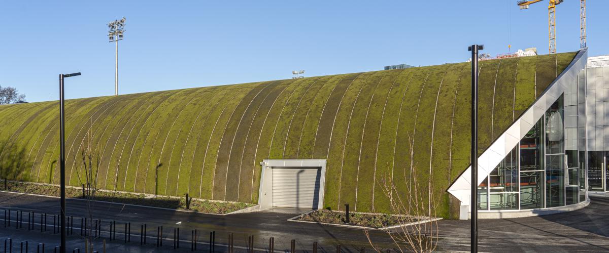 Grønt tak på Sonja Henie ishall