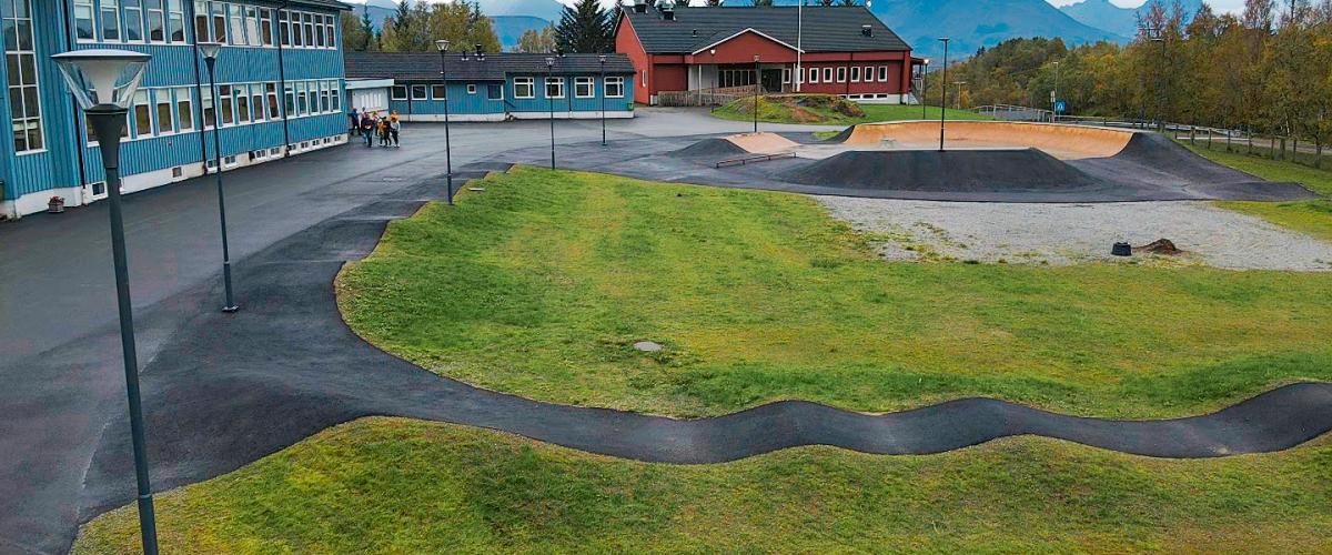 Ovserikstbilde over skatepark og sykkelløype