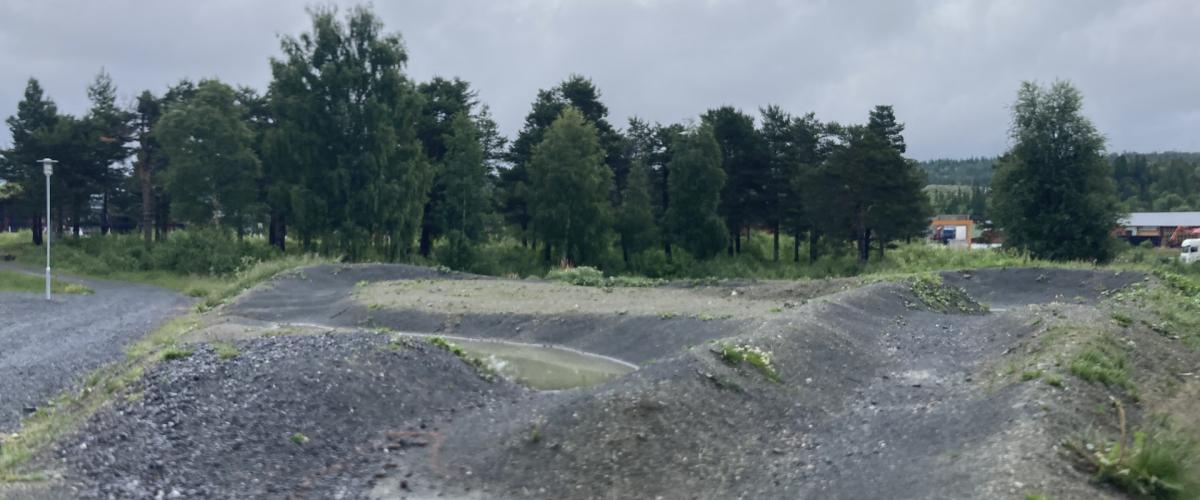 Sykkelløype med humper og krappe svinger.