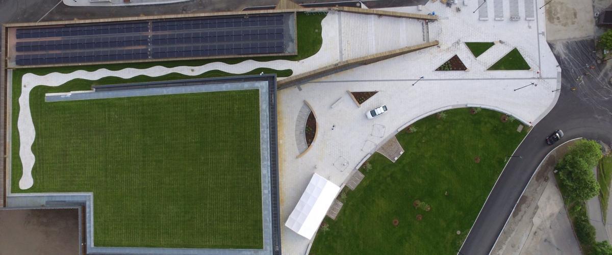 Holmen svømmehall ovenfra i fugleperspektiv