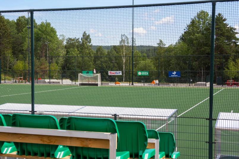 Utsikt over laandhockeybanen fra tribunen 