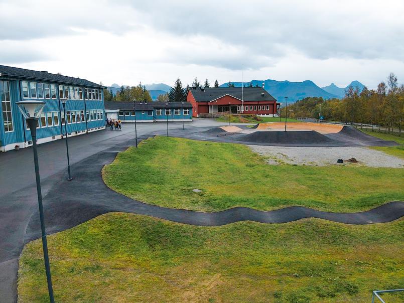Ovserikstbilde over skatepark og sykkelløype
